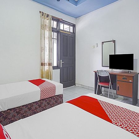 Oyo Life 90589 Palem Garden Hotel ตุลุงอากุง ภายนอก รูปภาพ