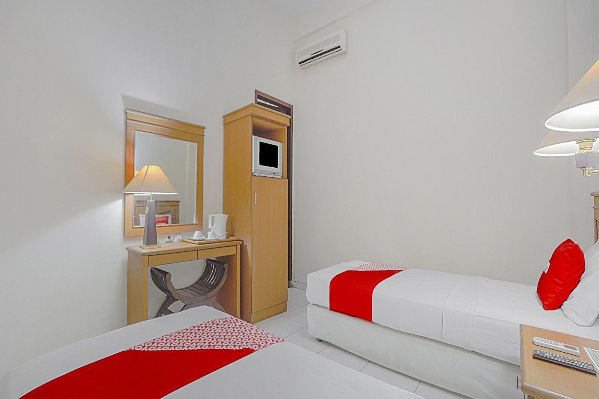 Oyo Life 90589 Palem Garden Hotel ตุลุงอากุง ภายนอก รูปภาพ
