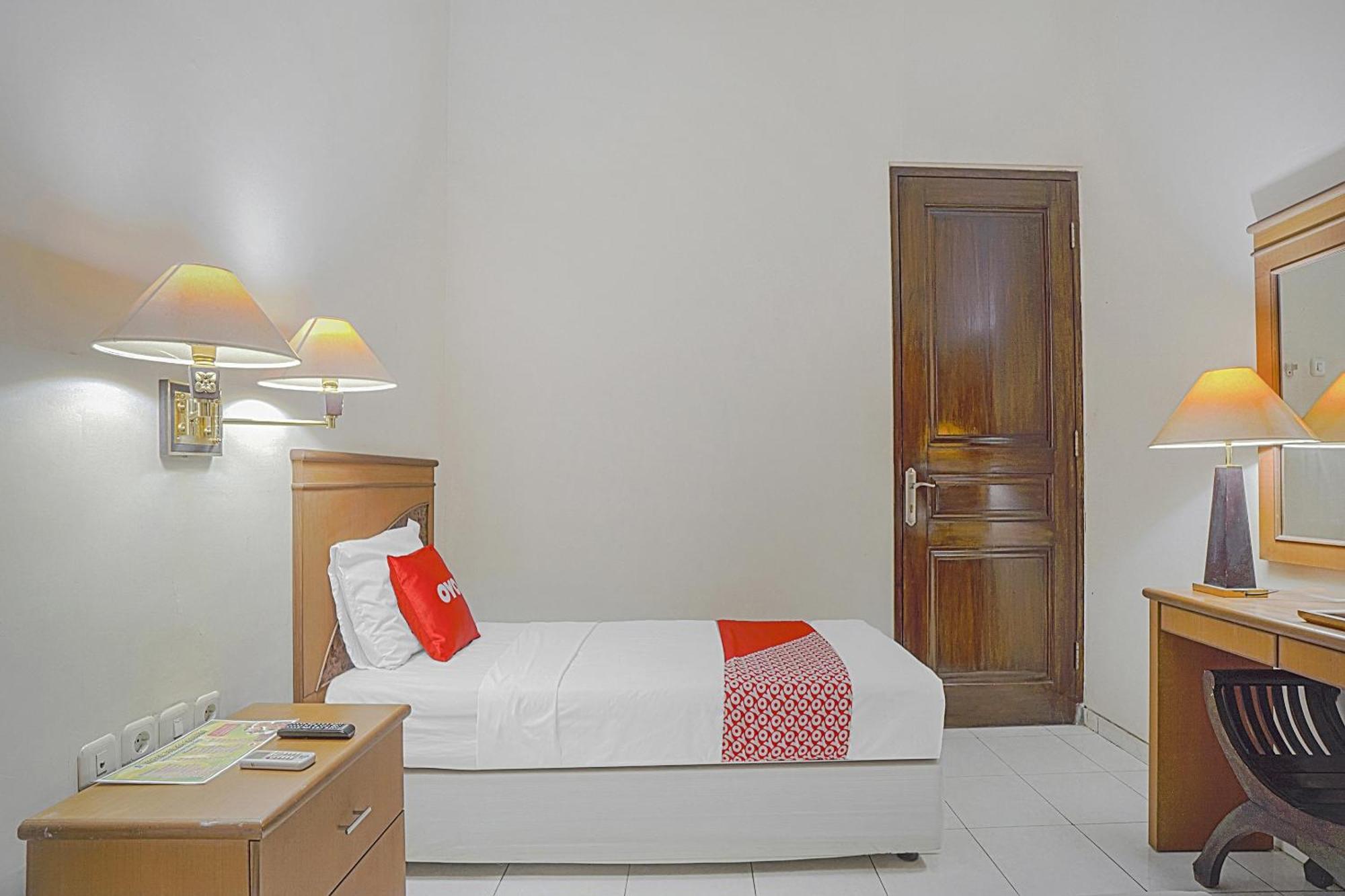 Oyo Life 90589 Palem Garden Hotel ตุลุงอากุง ภายนอก รูปภาพ