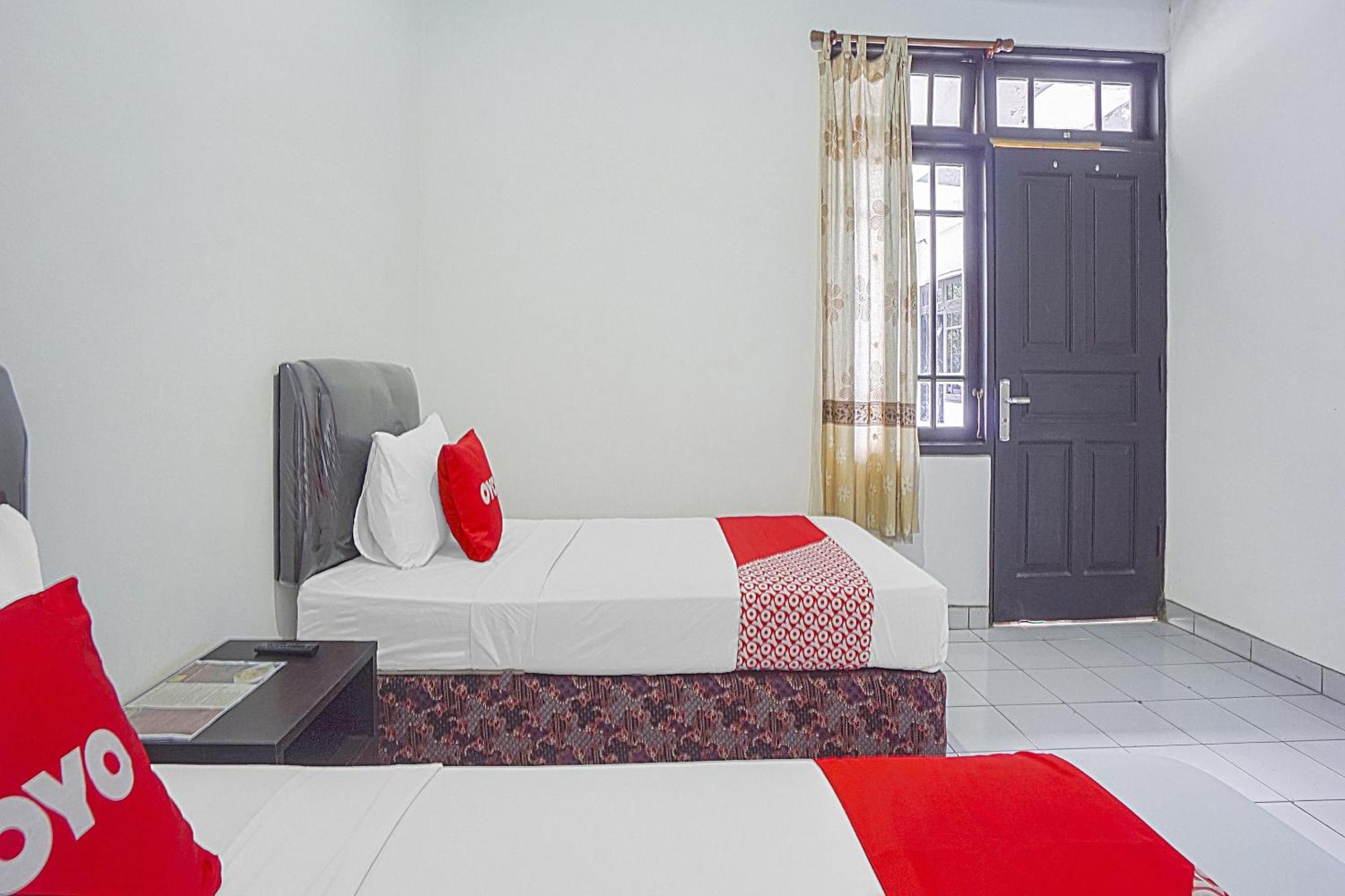 Oyo Life 90589 Palem Garden Hotel ตุลุงอากุง ภายนอก รูปภาพ