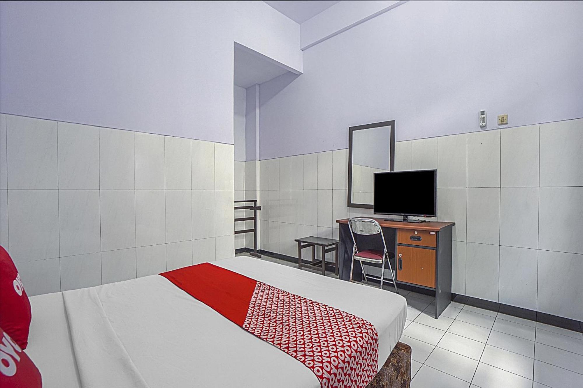 Oyo Life 90589 Palem Garden Hotel ตุลุงอากุง ภายนอก รูปภาพ