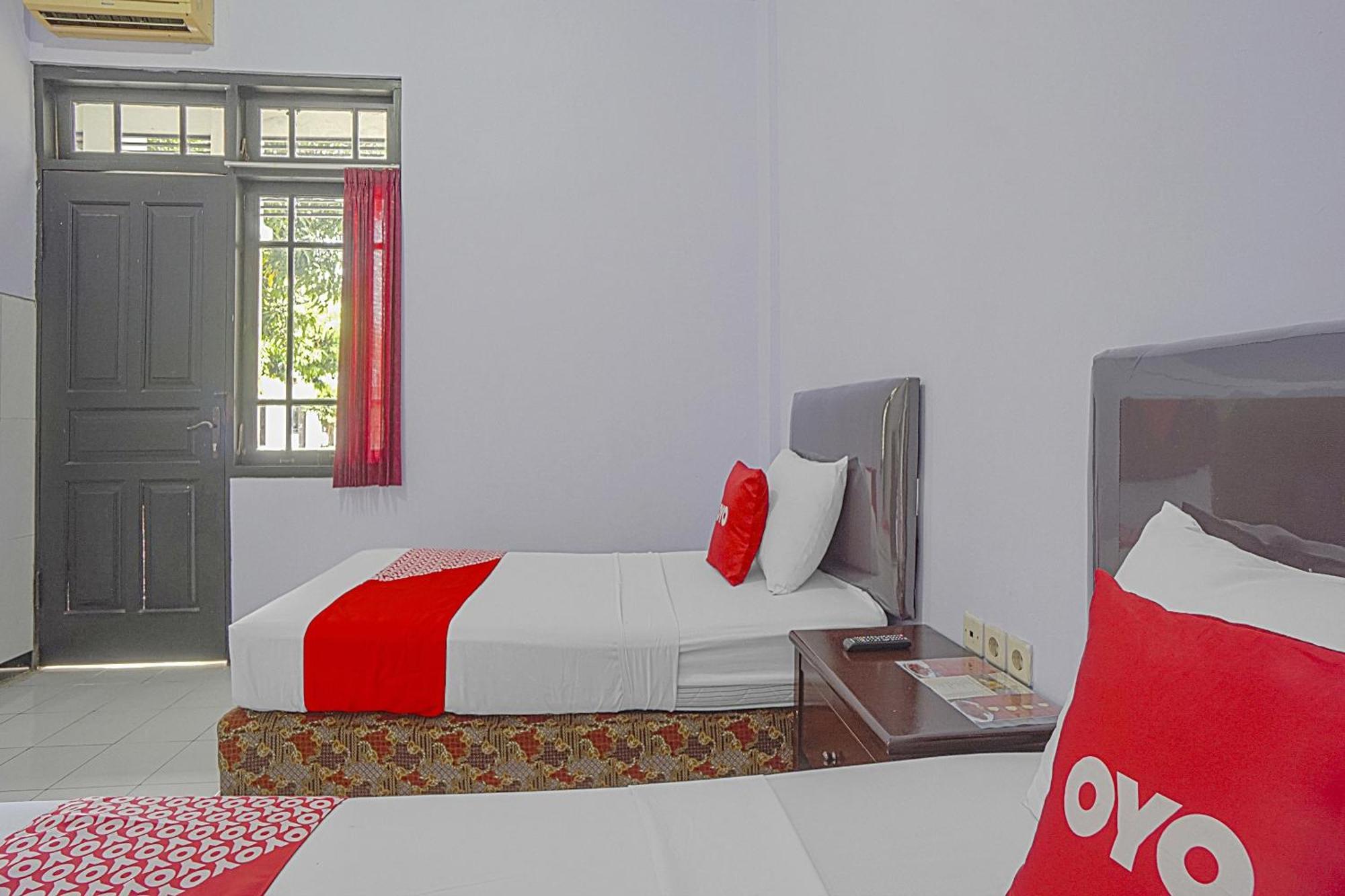 Oyo Life 90589 Palem Garden Hotel ตุลุงอากุง ภายนอก รูปภาพ